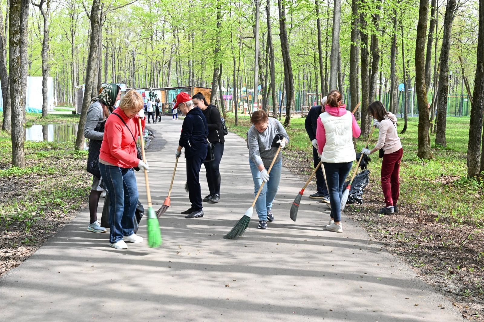 В парке Ленинского района состоялся Всероссийский субботник! | 27.04.2024 |  Саранск - БезФормата